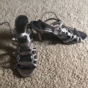 Heels bronze color 2-3"